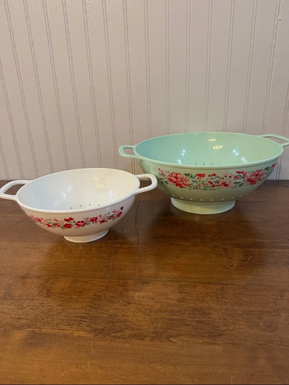 The Pioneer Woman 1 Qt and 3 Qt Plastic Colanders Floral Design Set of 2